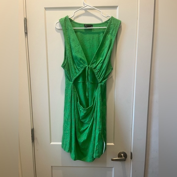 NWT ASOS DESIGN broderie v-neck mini sundress with cut-outs in bright green - Picture 4 of 8